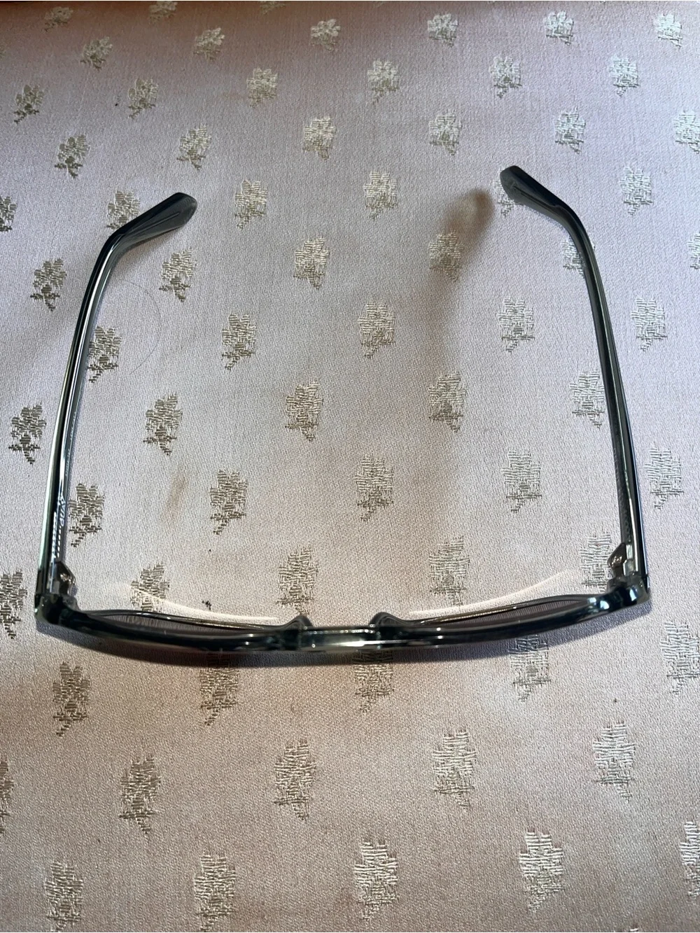 Quay On The Fly sunglasses excellent condition